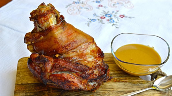 Χοιρινό κότσι με μπίρα