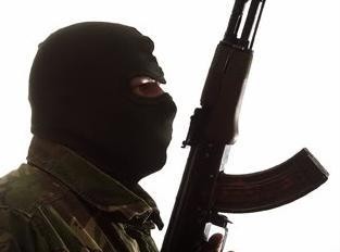 Ληστές με καλάσνικωφ στο Ταχυδρομείο της Αράχωβας