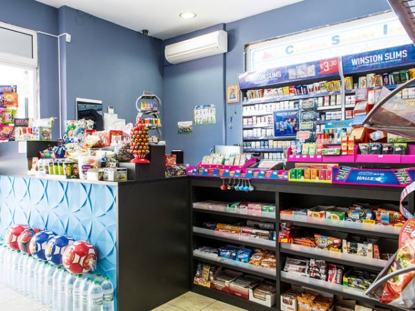 Κορωνοϊός: Κλείνουν από τις 9 το βράδυ ψιλικατζίδικα και μίνι μάρκετ