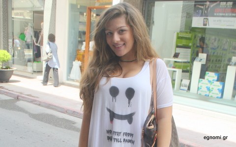 Το λευκό σακάκι πάει το καλοκαιράκι