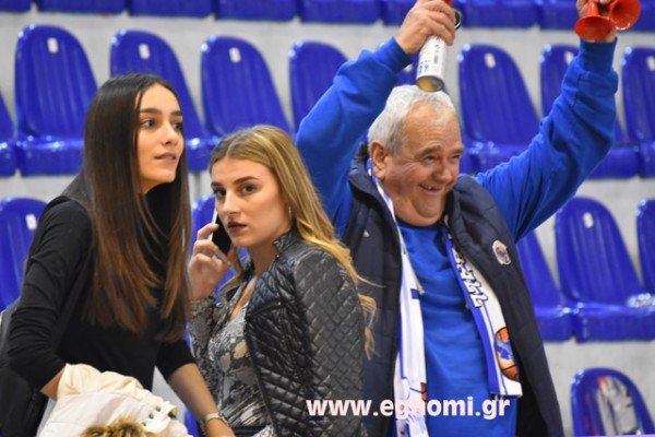 ΚΥΜΗ-ΠΑΝΙΩΝΙΟΣ: Χάρηκαν, αποθέωσαν και χειροκρότησαν την ομάδα της Εύβοιας