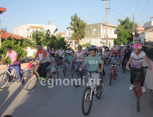 ΑΥΛΙΔΑ: Μικροί και μεγάλοι έκαναν πετάλι στην ποδηλατοπορεία