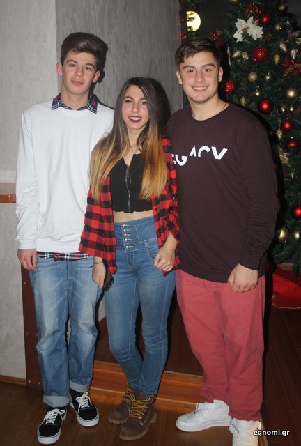 Ξανθιές εναντίον μελαχρινών