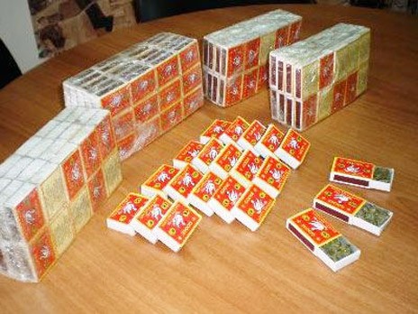 Τα σπιρτόκουτα έκρυβαν χασίς