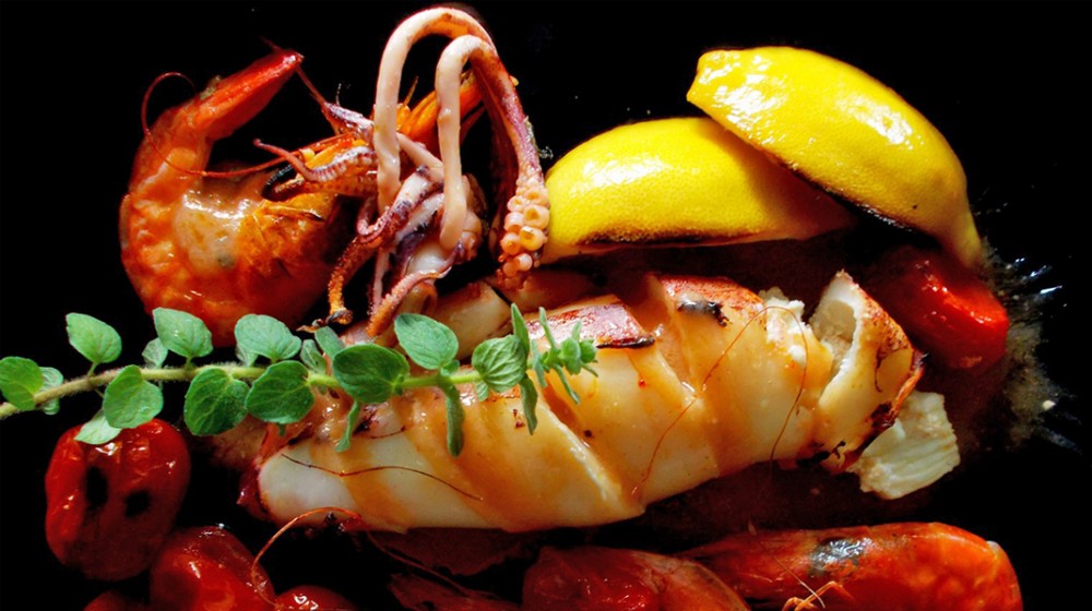 Καλαμάρια γεμιστά με γαρίδες