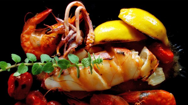 Καλαμάρια γεμιστά με γαρίδες