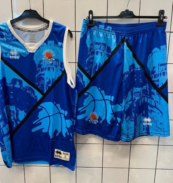 ΑΓΕΧ είσαι τρέλα με την εντυπωσιακή νέα σου φανέλα