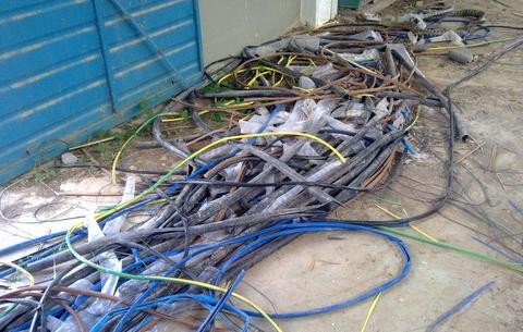 Ρήμαξαν αντλιοστάσιο της ΕΥΔΑΠ, για να πάρουν τα καλώδια