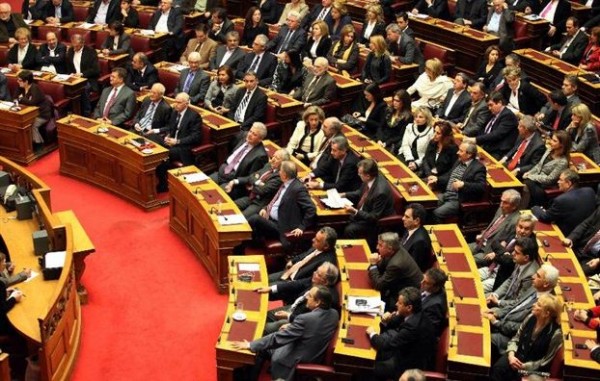 ΒΟΥΛΗ: Ψηφίστηκε η τροπολογία για την αύξηση του κατώτατου μισθού