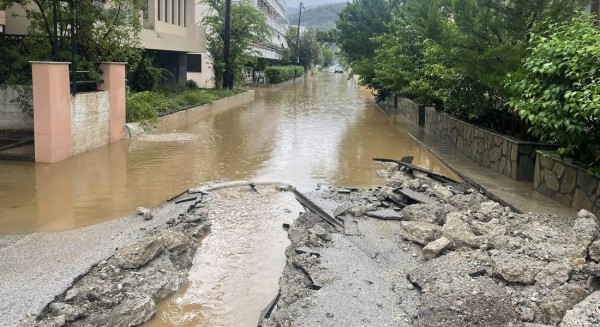 ΚΑΙΡΟΣ: Μετά τον καύσωνα έρχονται βροχές, καταιγίδες και αναμένονται πλημμύρες - Πότε θα επηρεαστεί η Εύβοια
