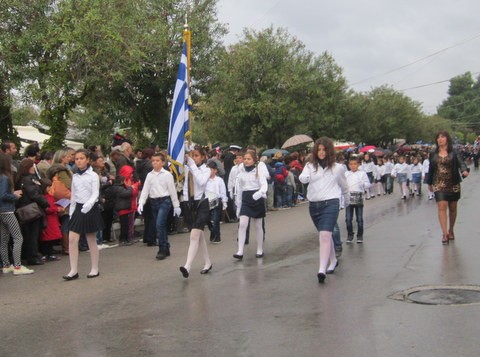 Για πρώτη φορά παρέλασε και το 17ο Δημοτικό Σχολείο στη Χαλκίδα