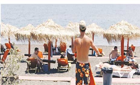 Φορολογικός έλεγχος με ...μαγιό σε τουριστικές περιοχές