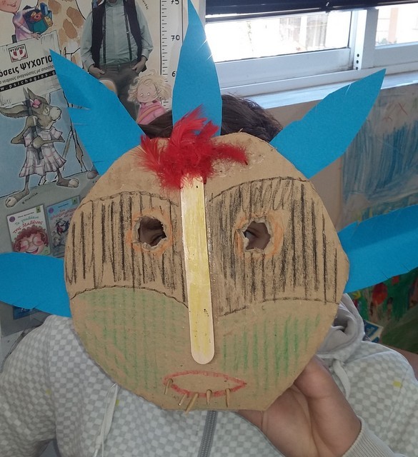 Μάσκες πρωτόγονες για τους μαθητές του 2ου Δημοτικού Σχολείου Ψαχνών