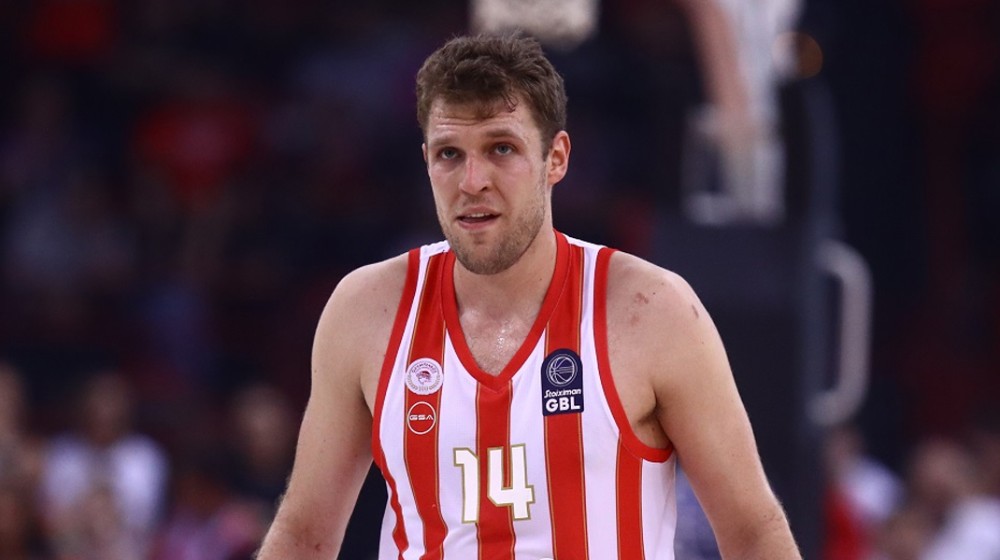 Ο Σάσα Βεζένκοφ έρχεται στο Αλιβέρι!