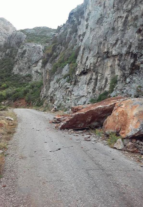 ΚΑΤΑΓΓΕΛΙΑ: Συνεχίζεται ο κίνδυνος βραχοπτώσεων στον οικισμό Χιλή