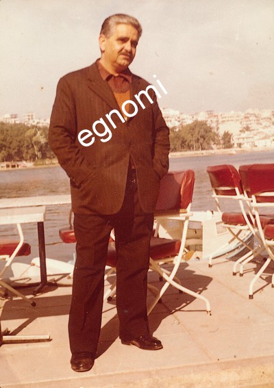 Ο Μανώλης με το παγωτό της φωτιάς!