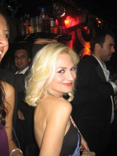 Χαμένη στο πλήθος