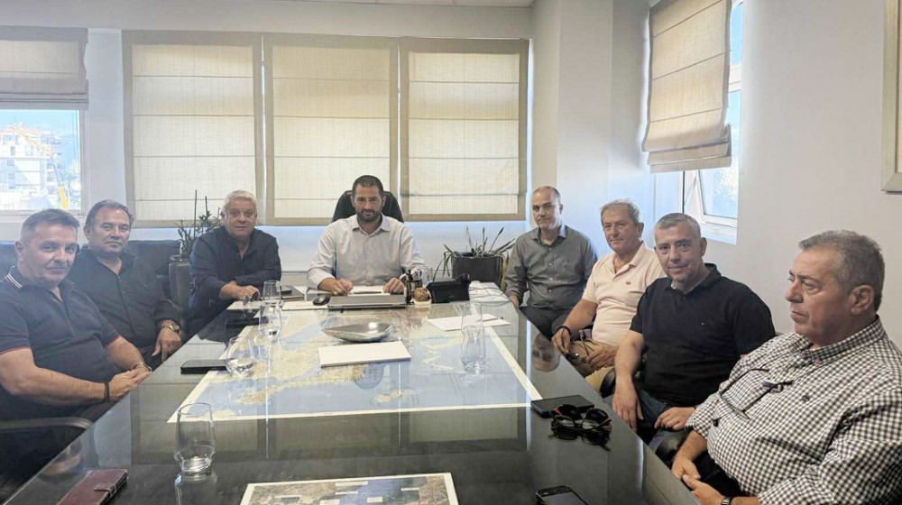 Συνάντηση εργασίας με τον Περιφερειάρχη