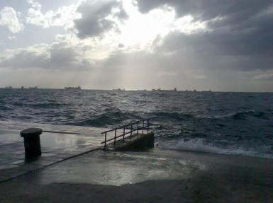 Θα μας πάρει και θα μας σηκώσει..