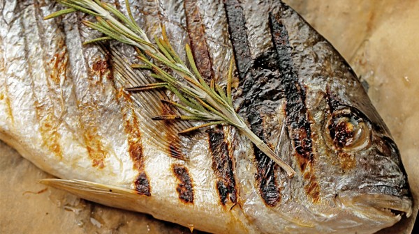 Ψητό ψάρι με βερμούτ