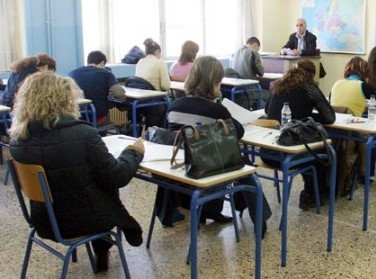 Στα θρανία οι σύμβουλοι