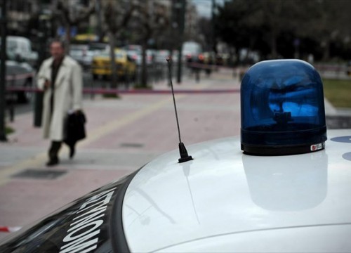Χτύπησαν τον αξιωματικό υπηρεσίας σε αστυνομικό τμήμα και έγιναν ...καπνός