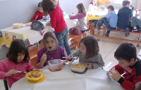 Οι δάσκαλοι απειλούν με κινητοποιήσεις