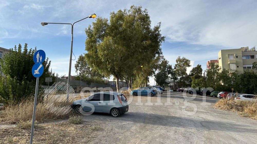 ΧΑΛΚΙΔΑ: Αναμμένος ο δημοτικός φωτισμός μέρα-μεσημέρι