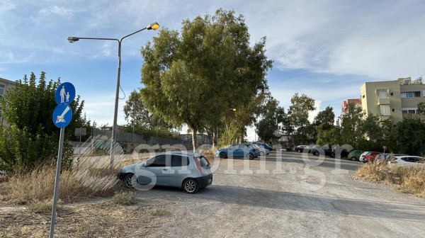 ΧΑΛΚΙΔΑ: Αναμμένος ο δημοτικός φωτισμός μέρα-μεσημέρι
