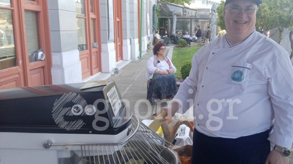 ΣΧΟΛΕΣ ΔΥΠΑ: Μαθητές έψησαν ψωμί στην παραλία της Χαλκίδας