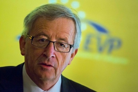 Γιούνκερ: Ζητά από τους Ελληνες να πουν ΝΑΙ και να μην αυτοκτονήσουν