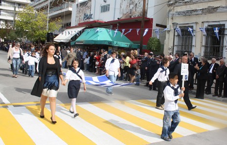 Ολα τα δημοτικά σχολεία στην παρέλαση της 28ης Οκτωβρίου στη Χαλκίδα