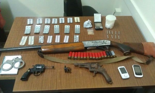 Χειροπέδες σε 32χρονο για διακίνηση ναρκωτικών