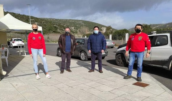ΑΛΙΒΕΡΙ - ΚΟΡΩΝΟΪΟΣ: Μεγάλη η συμμετοχή του κόσμου στα τεστ