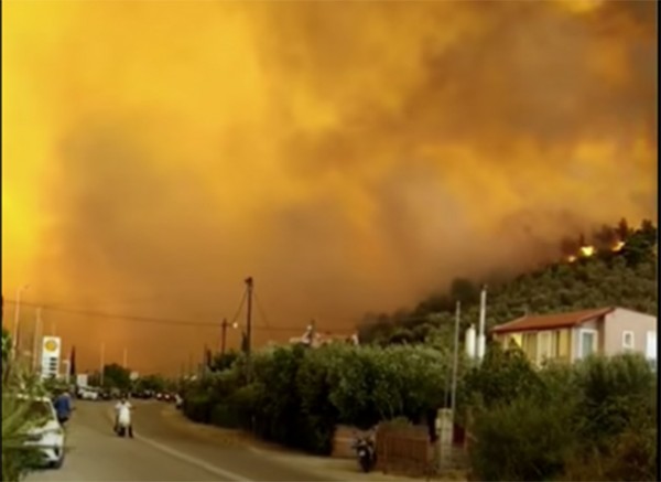 ΦΩΤΙΑ ΒΟΡΕΙΑ ΕΥΒΟΙΑ: Απειλείται το μοναστήρι του Οσίου Δαυίδ - Εκκληση Τσαπουρνιώτη για ενίσχυση των εναέριων δυνάμεων (video)