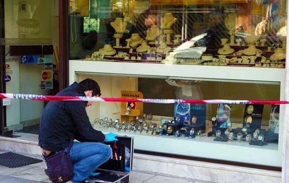 Ληστεία σε κοσμηματοπωλείο στην Αταλάντη