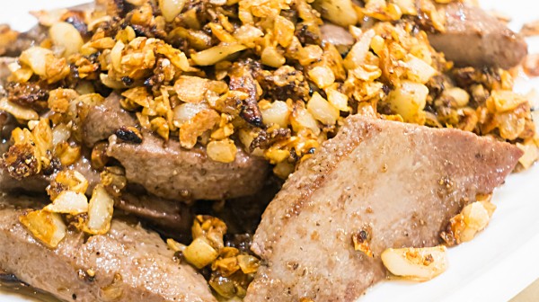 Χοιρινό με μέλι και καρύδια