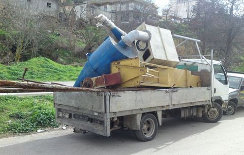 Ξήλωσαν ολόκληρο χοιροστάσιο για να κλέψουν τα σίδερα (φωτό)