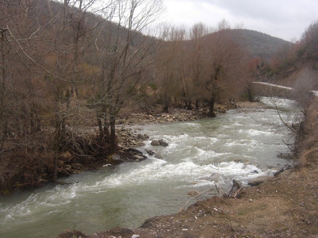 ΔΗΜΟΣ ΚΥΜΗΣ-ΑΛΙΒΕΡΙΟΥ: Ανέβηκε επικίνδυνα η στάθμη σε ρέματα και ποτάμια