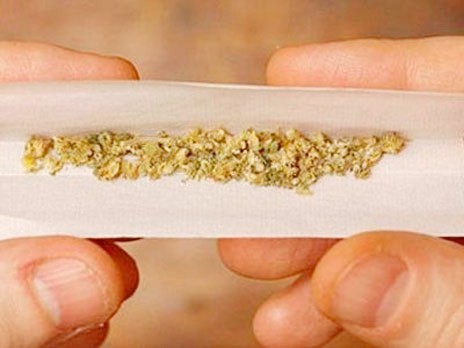 Ο καταστηματάρχης είχε χασίς