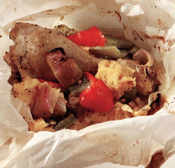 Γαλοπούλα στην λαδόκολλα με μέλι και λεμονοθύμαρο