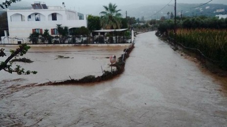 ΚΡΗΤΗ: Διατάχθηκε εκκένωση στο χωριό Πλατανιάς