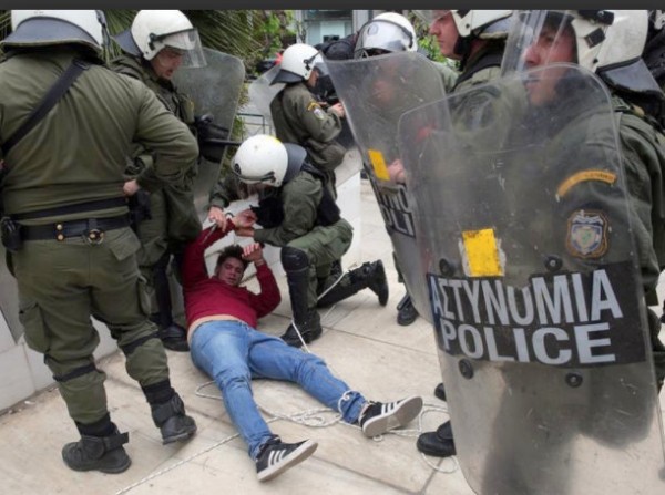 ΚΑΤΑΓΓΕΛΙΑ: Απρόκλητη επίθεση σε μαθητές, σπουδαστές και φοιτητές