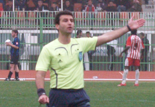 Φώτης ...με φώτα και γυναίκες