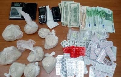 Zευγάρι έσπρωχνε ναρκωτικά στη Xαλκίδα