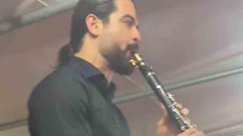 Άρης Μουγκοπέτρος: Παρουσιάστηκε στην αστυνομία ο άνδρας που του έδωσε την κροτίδα - Είναι αδερφικός φίλος του