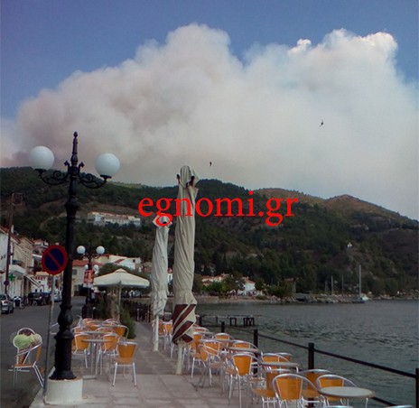 Ξεκίνησε από τη Φαράκλα και έφτασε στη Λίμνη η πυρκαγιά