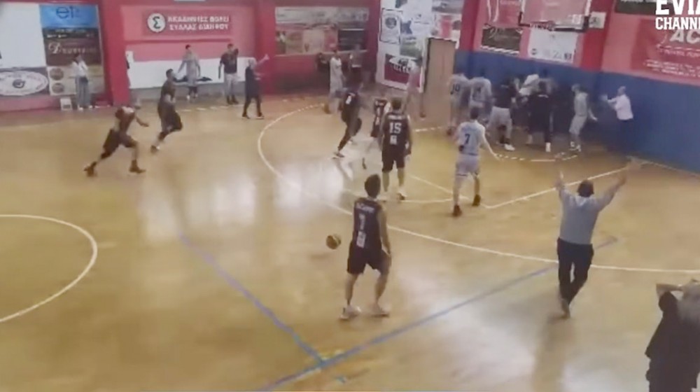 ΞΥΛΟ ΣΤΗΝ ΑΙΔΗΨΟ: Επεσαν μπουνιές στον αγώνα Σύλλας-ΑΕ Καρύστου (Video)