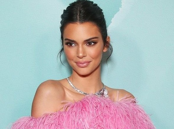 Kendall Jenner: Δες την πιο stylish ιδέα για το επόμενο nail art σου!