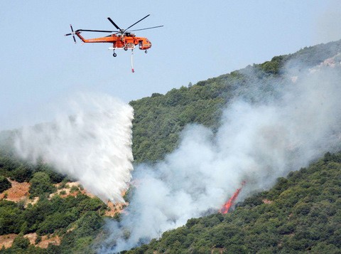 Στις φλόγες και τα Βρυσάκια
